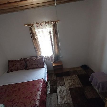 Guesthouse Dritan Tethorja 세스 외부 사진