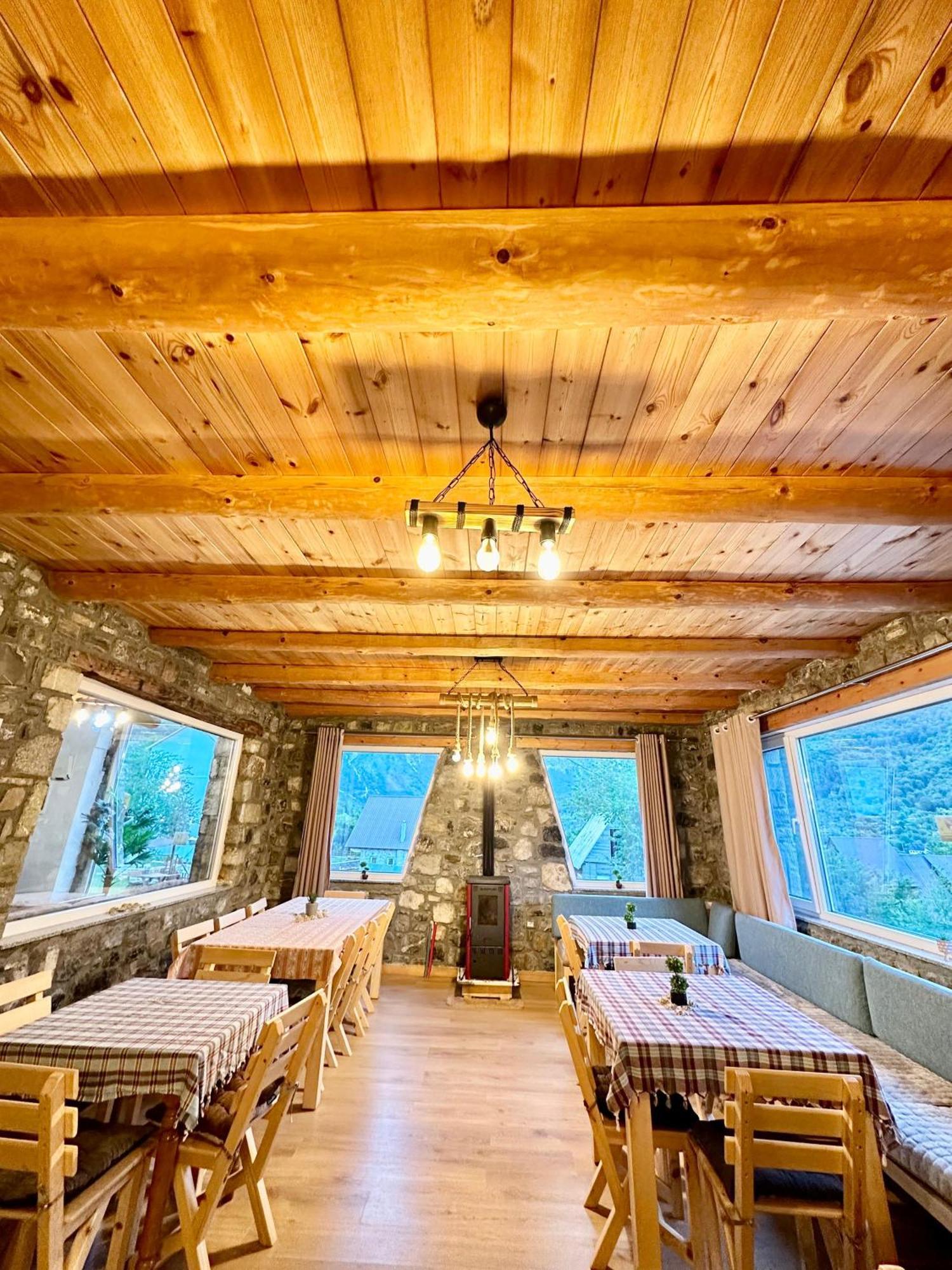 Guesthouse Dritan Tethorja 세스 외부 사진