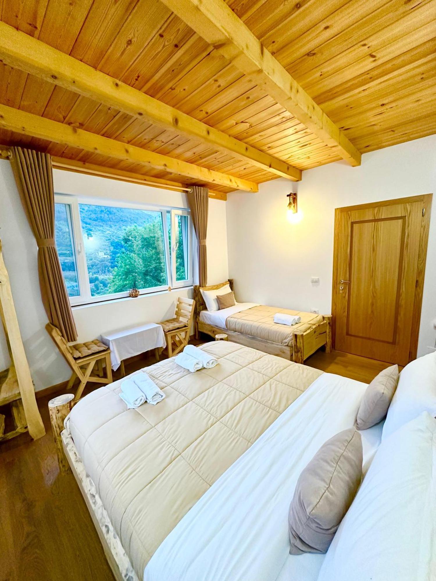 Guesthouse Dritan Tethorja 세스 외부 사진