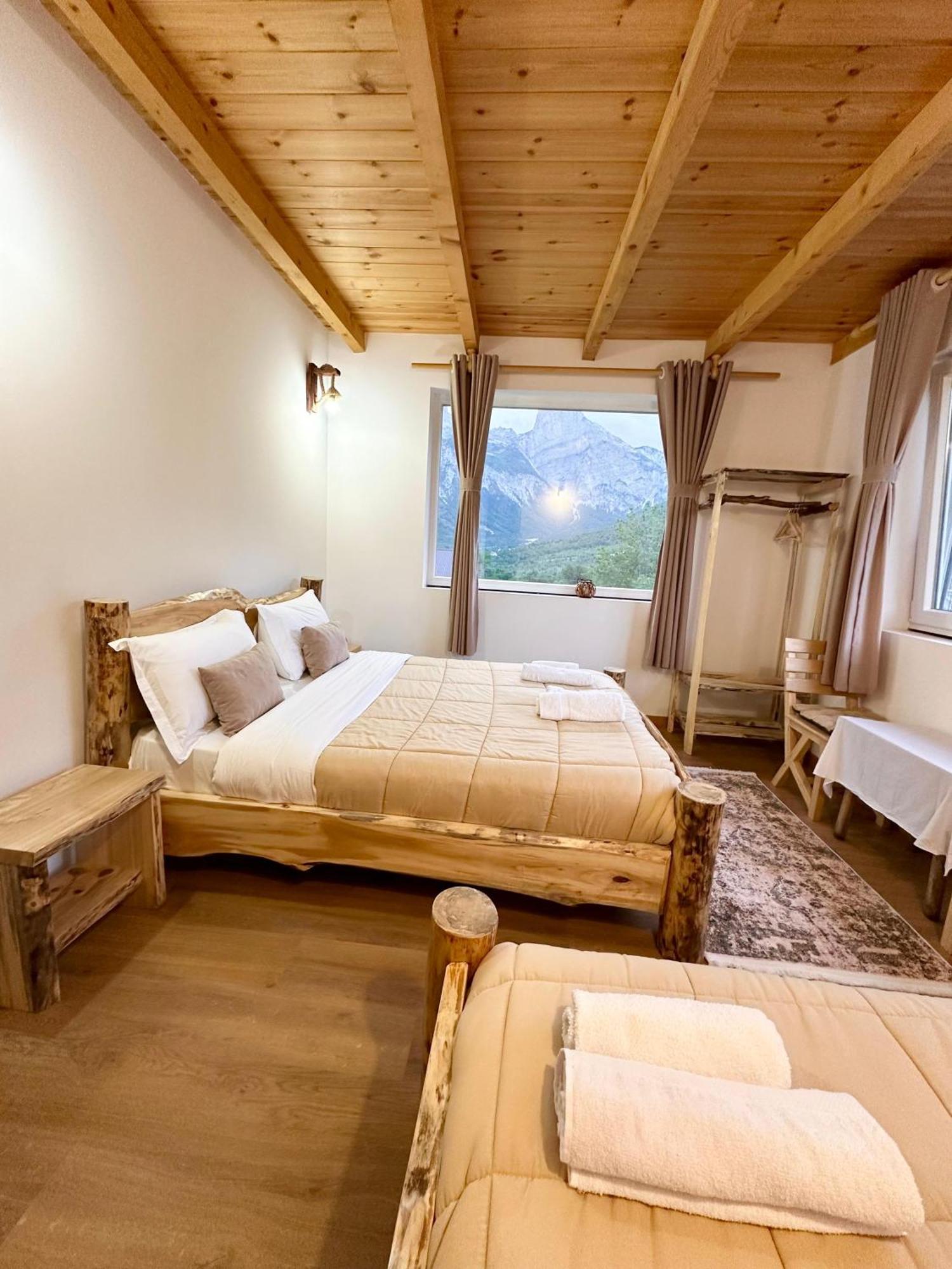 Guesthouse Dritan Tethorja 세스 외부 사진